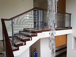 Ограждения лестницы в стиле hi tech Арт. №5 в Кп Киевский